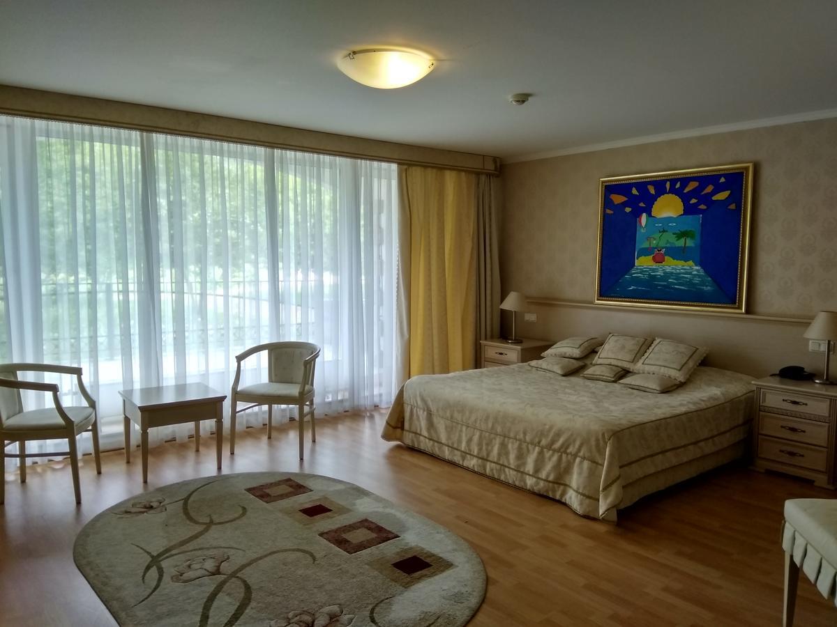 Park Hotel Pushkin Εξωτερικό φωτογραφία